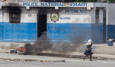 AB, şiddet olayları nedeniyle Haiti’deki personelini tahliye etti