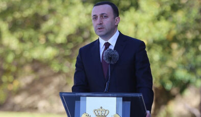 Eski başbakan uyardı: Gürcistan askeri çatışmaya sürükleniyor
