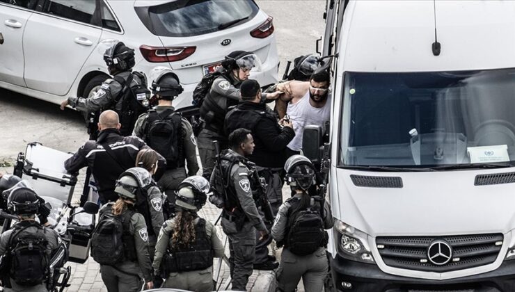 İsrail gardiyanları tutuklu Filistinli liderini “sopalarla” dövdü