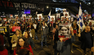 Protestocular Netanyahu’ya istifa ve erken seçim çağrısı yaptı