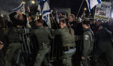 İsrail’de erken seçim protestosu: Polisten sert müdahale