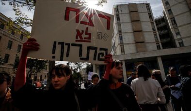 İsrailli aktivistler, Batı Kudüs’te “savaş karşıtı” gösteri düzenledi