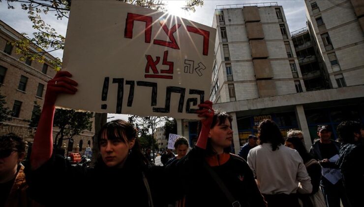 İsrailli aktivistler, Batı Kudüs’te “savaş karşıtı” gösteri düzenledi