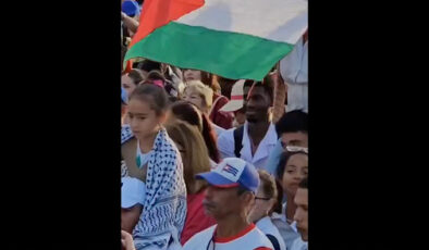 Küba’da binlerce kişi Filistin’e destek için toplandı
