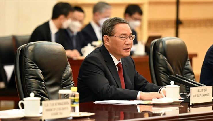 Çin Başbakanı Li, yabancı şirketlerin önündeki engelleri kaldırma mesajı verdi
