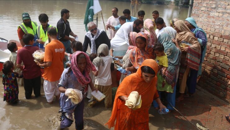 Pakistan’da şiddetli yağışlar can kaybına neden oldu
