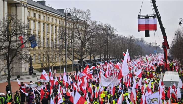 Polonya’da çiftçiler, AB’nin tarım politikalarını yine protesto etti
