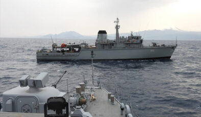 Türk ve Yunan Deniz Kuvvetleri Ege Denizi’nde ortak eğitim yaptı