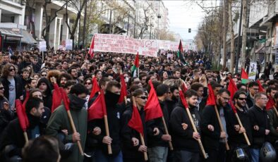 Yunanistan’da hükümetin özel üniversite planı protesto edildi
