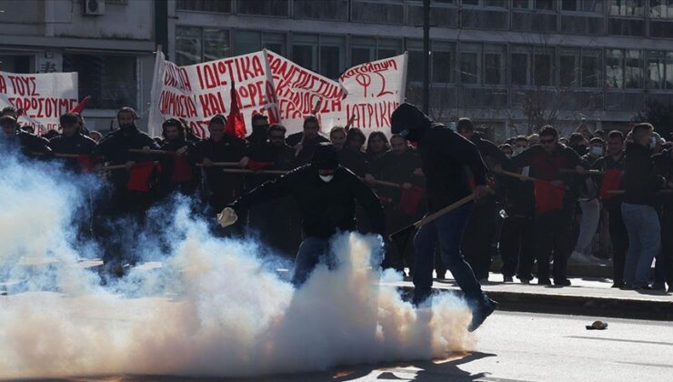 Yunanistan’da öğrenciler, özel üniversite yasasını protesto etti