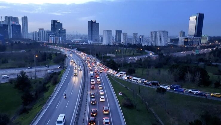 İstanbul’da trafik yoğunluğu yüzde 74’e çıktı