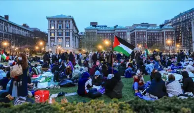 Columbia Üniversitesi’nde öğrenciler Gazze için kampüste sabahladı
