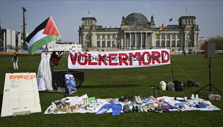 Alman Meclisi önünde Filistin’e destek gösterisi