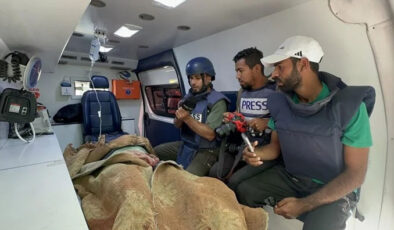 İsrail Gazze’de yine gazetecileri vurdu