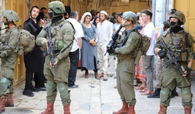 Yahudi yerleşimciler, Ramallah’a bağlı bir beldeye saldırdı