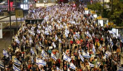 Tel Aviv’de on binlerce İsrailli erken seçim talebiyle gösteri yaptı