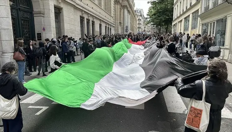 Sorbonne’da Filistin’e destek gösterisi