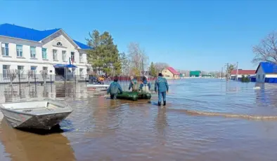Rusya’nın Ural Nehri’nde baraj patladı