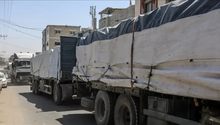 BAE: Gazze’nin kuzeyine kara yoluyla ilk yardım konvoyu ulaştı