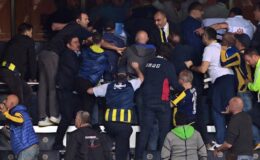 Maç sonu Fenerbahçe yönetimi ve taraftarlar arasında arbede!