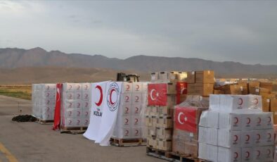 Türkiye’den Afganistan’daki selzedelere 24 tonluk insani yardım
