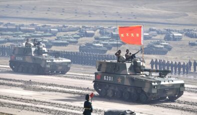 Çin, Tayvan’ın etrafını kuşatan kapsamlı askeri tatbikata başladı