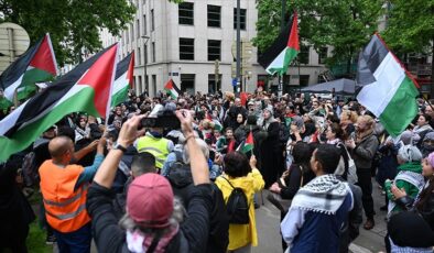 Brüksel’de ABD Büyükelçiliği önünde Filistin’e destek gösterisi