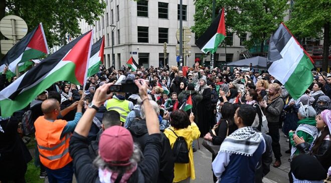 Brüksel’de ABD Büyükelçiliği önünde Filistin’e destek gösterisi
