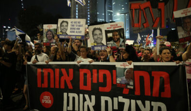 İsrailliler Netanyahu’nun istifası talebiyle sokaklara indi