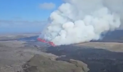 İzlanda’da yanardağ son 6 ayda 5’inci kez patladı