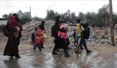 İsrail’in olası saldırısı endişesiyle Refah’tan göç başladı