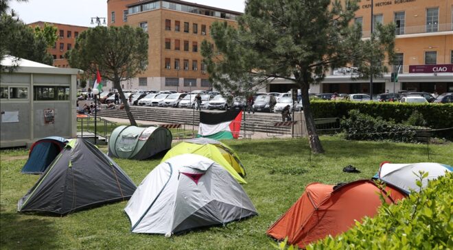 Roma’da öğrenciler Filistin’e destek için çadır kurdu