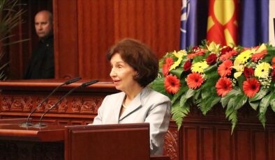 Kuzey Makedonya’nın ilk kadın cumhurbaşkanı göreve başladı