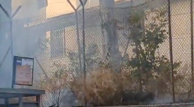 Doğu Kudüs’te UNRWA Genel Merkezi çevresi ateşe verildi