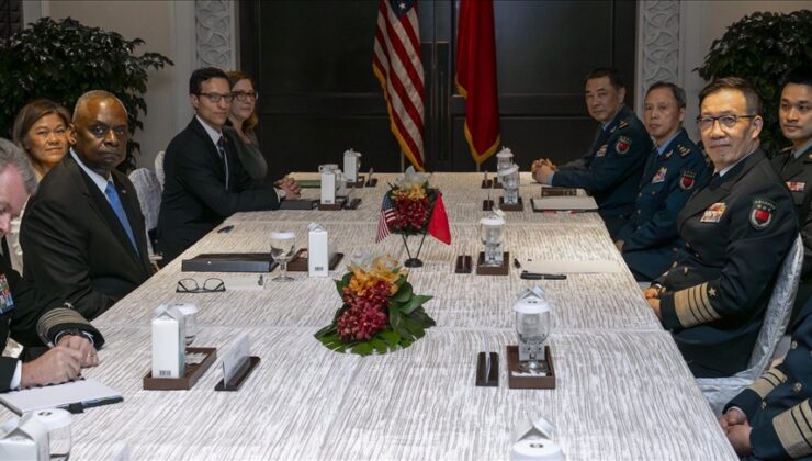 ABD ve Çin savunma bakanları Singapur’da ilk kez yüz yüze görüştü