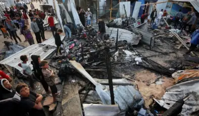 İsrail, Refah’ta bir çadır kenti daha vurdu