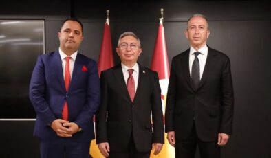 Galatasaray’da başkan adaylarının renk seçimi yapıldı