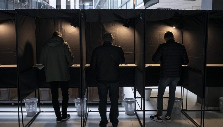 Litvanya’da halk cumhurbaşkanı seçiminin ikinci turu için sandık başında