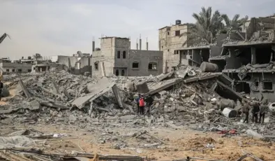 İsrail’den Refah’taki çadır kampına bombalı saldırı