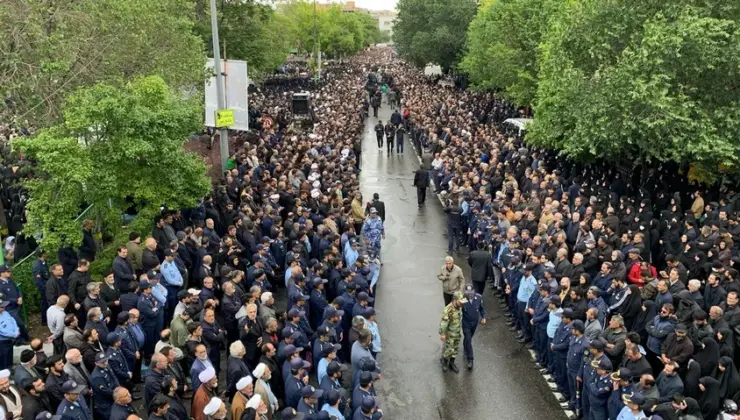 İran Cumhurbaşkanı Reisi’nin cenaze töreni başladı