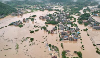 Dünya genelindeki sel felaketlerinde yaklaşık 1000 kişi hayatını kaybetti