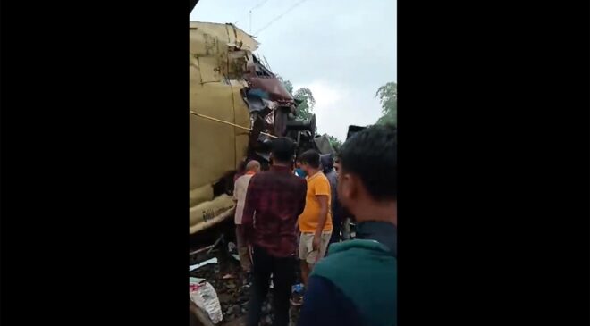Hindistan’da iki trenin çarpışması sonucu 8 kişi hayatını kaybetti