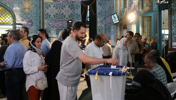 İran’da cumhurbaşkanı seçimi için oy verme süresi uzatıldı