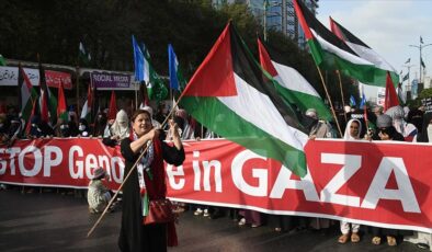 Pakistan’da on binlerce kişi, Filistin’e destek gösterisi düzenledi