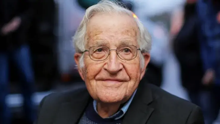 Ünlü entelektüel Noam Chomsky artık konuşamıyor