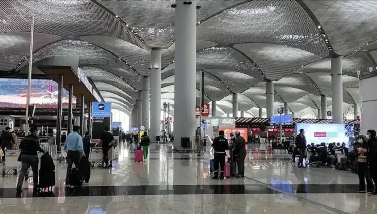 Bayramda havalimanlarında 8 milyon yolcuya hizmet verildi
