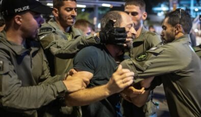 İsrailliler Netanyahu’nun istifası için sokağa döküldü