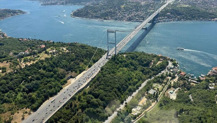 İstanbul’da tatil dönüşü yollardaki trafik havadan denetlendi