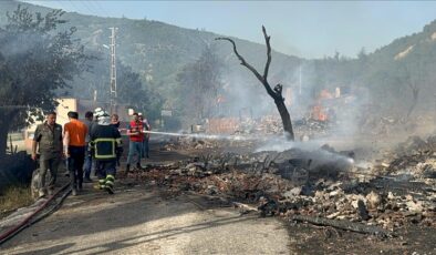 Kastamonu’da köyde çıkan yangında 10 ev yandı