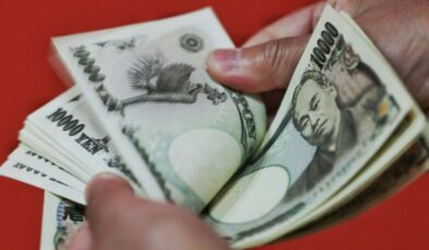 Yen üzerinde baskı sürüyor